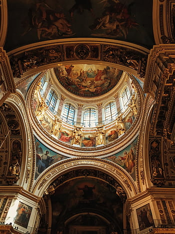 View of the ornate dome and frescoes inside St. Isaac's Cathedral in St. Petersburg, Russia. HD phone wallpaper