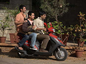 3 Idiots review, Rajkumar Hirani film, Educational system critique, Hilarious moments HD wallpaper