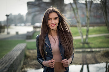 Girl Smiling Wearing Leather Jacket, girls, model, hoot HD wallpaper