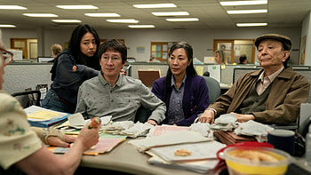 Stephanie Hsu movies, Healing generational trauma, The New York Times HD wallpaper