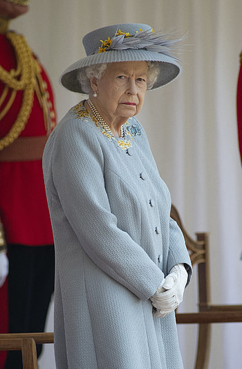 Queen Elizabeth, Birtay , Royal Highness, Queen Elizabeth's First Birtay HD phone wallpaper