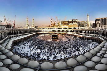 Crowded pilgrims performing Tawaf around the Kaaba in Mecca, Saudi Arabia during Hajj. HD wallpaper