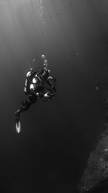 Stunning scuba , Posted by John Anderson, Underwater adventure, Dive enthusiasts HD phone wallpaper