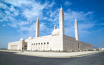 Oman travels, Sultan Qaboos Grand Mosque, Morning serenity HD wallpaper