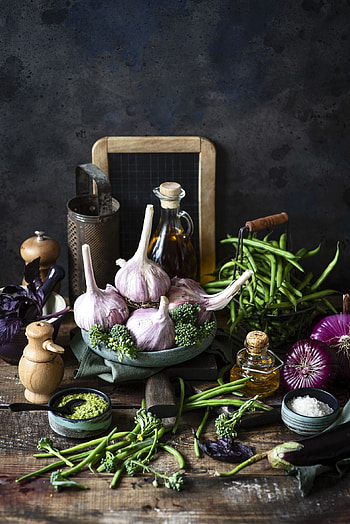 Versatile ingredient, Cooking staple, Health benefits, Aromatic flavor HD phone wallpaper