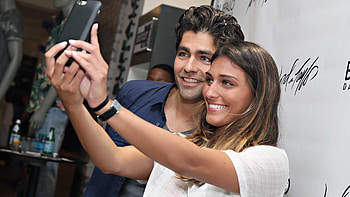 Adrian Grenier, Movies, look like Vince Chase, GQ India HD wallpaper