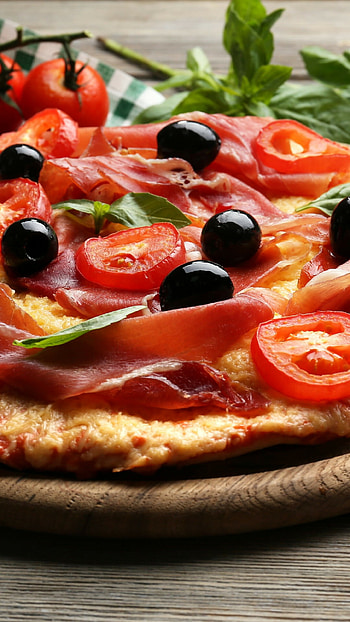 Vegetable pizza, Fast food delight, Smart , Healthy and tasty HD phone wallpaper