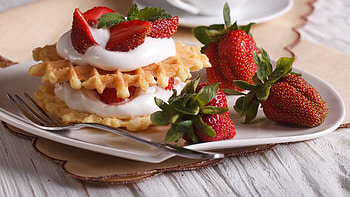 Waffle with strawberries, Delicious dessert, Elegant presentation, Tempting treat HD wallpaper
