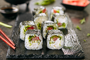 Sushi, Vegetarian sushi, Achilles running, Healthy and flavorful HD wallpaper