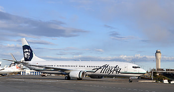 Alaska Airlines, First Boeing 737-900ER, Seattle sighting, Aviation graphy HD wallpaper
