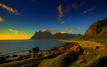LATE EVENING at BEACH, coast, clouds, sky, evening, rock, beach HD wallpaper