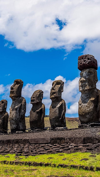Captivating Ahu Tongariki, Easter Island's charm, Exquisite , Baltana HD phone wallpaper