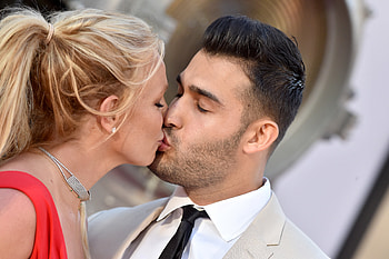 Sam Asghari and Britney Spears, Boyfriend, Denied engagement rumors, Diamond ring HD wallpaper