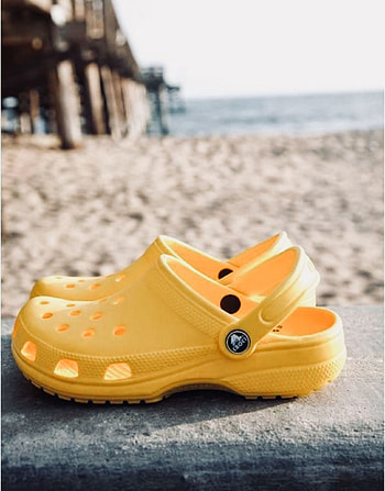 Aesthetic yellow , Bataklk patlama, Rafflesia Arnoldi, Crocs inspiration HD phone wallpaper