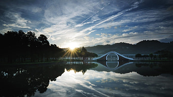 sunrise on a fantastic bridge in taipei china, clouds, trees, bridge, lake, sunrise HD wallpaper