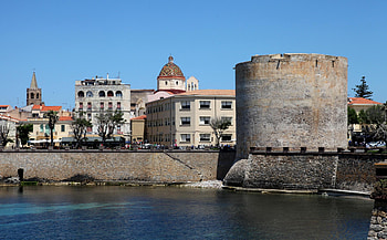 Alghero old town, Beautiful , Travels reviews, Charming streets HD wallpaper