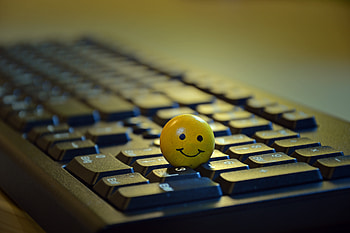 Miscellanea, Miscellaneous, Toy, Ball, Emoticon, Smiley, Keyboard HD wallpaper