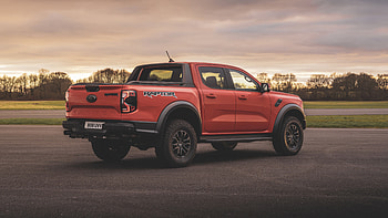 Ford Ranger Raptor 2022 2 Cars HD wallpaper