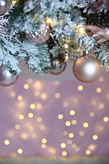 Holidays, New Year, Snow, Christmas, Christmas Tree, Garland, Balls HD phone wallpaper