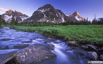 Magog Creek and Naiset Point, Mount Assiniboine Provincial Park/Anse Magog et mont Naiset. Windows 7 Mountain HD wallpaper