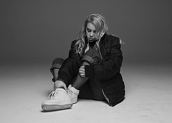 Billie Eilish, Funny videos, Green hair, Close-up shot HD wallpaper
