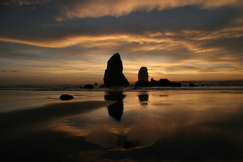 Cliffs, shore, reflections, sunset, silhouette HD wallpaper