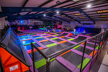 Atmosphere Trampoline Park Basingstoke, Trampolining HD wallpaper