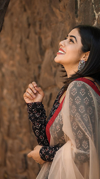 Poorna Kasim, multilingual staff, model HD phone wallpaper