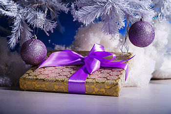 Merry Christmas!, winter, present, balls, gift, tree, purple, still life, decoration, holiday, merry, pretty, christmas, branches, new year HD wallpaper