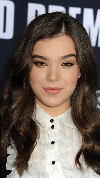 Hailee Steinfeld, Beautiful Hollywood Actress HD phone wallpaper
