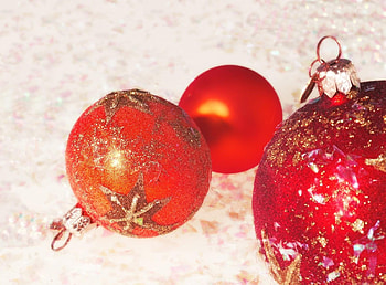 Holidays, Close-Up, Christmas Decorations, Christmas Tree Toys, Tinsel, Balls, Sequins, Three HD wallpaper