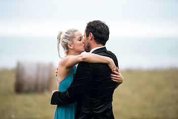 Bachelor break up, Signs were there HD wallpaper