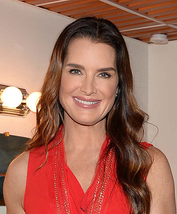 Brooke Shields movies, self-care, beauty secrets, sharing HD phone wallpaper