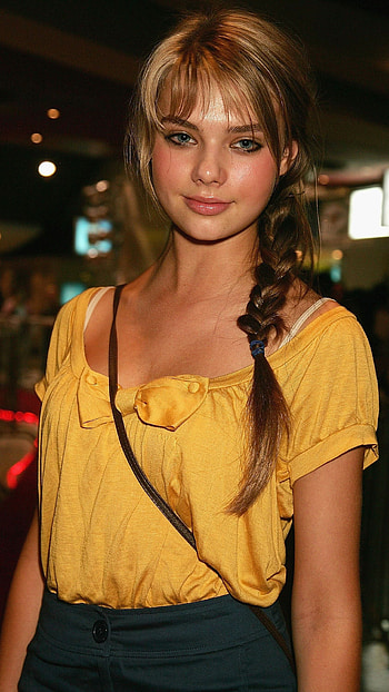 Indiana Evans, hollywood actress, model HD phone wallpaper