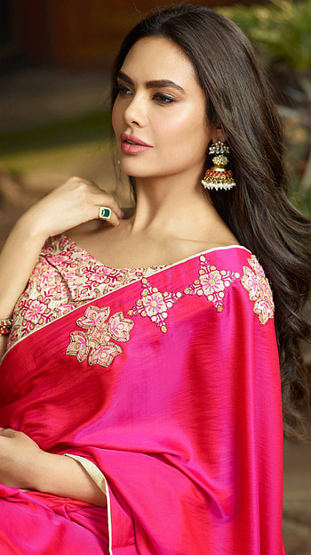 Esha gupta, saree lover, bollywood actress HD phone wallpaper
