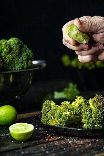 Broccoli, lemon, green, food HD phone wallpaper