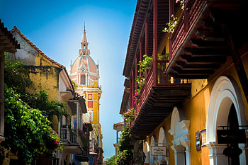 Buying a SIM card in Colombia, Travel tips, Seamless connectivity, Local experience HD wallpaper