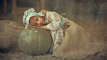Rest Time, girl, pumkin, Autum, child HD wallpaper