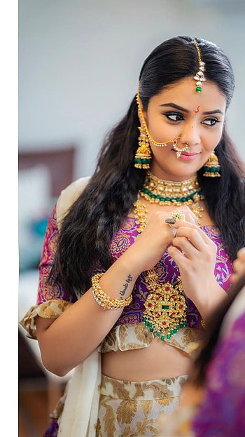 Sreemukhi, telugu actress, model, saree beauty HD phone wallpaper