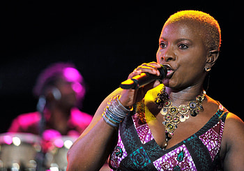 Angelique Kidjo (Music), Best of Angelique Kidjo, Swiss magazine feature HD wallpaper