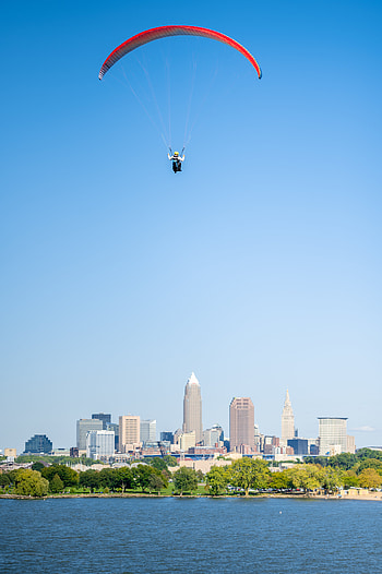 Sea, City, Building, Miscellanea, Miscellaneous, Flight, Paragliding, Paraglider HD phone wallpaper