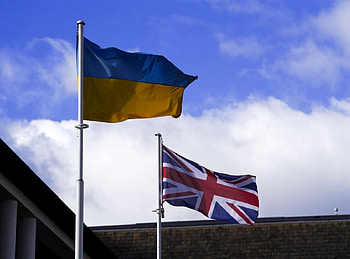 THE UNITED KINGDOM STANDS AND SUPPORTS UKRAINE. WILL YOU HELP? https://www.sumofus.org/de/ HD wallpaper