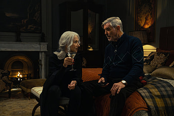 MobLand TV — Seasoned Duo ( ), TV Show, Pierce Brosnan, Helen Mirren HD wallpaper