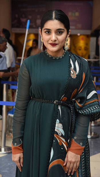 Nivetha Thomas, Tollywood Actress HD phone wallpaper