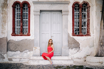 Pretty in Pink, dress, blonde, model, pink, windows, door HD wallpaper