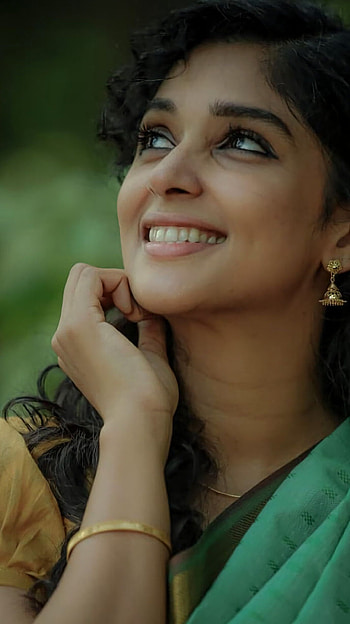 Nyla usha, mallu actress HD phone wallpaper