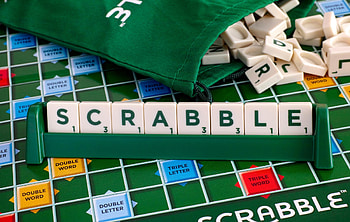 Original strategy spelling, Online game launch, Innovative gameplay, Word challenge HD wallpaper