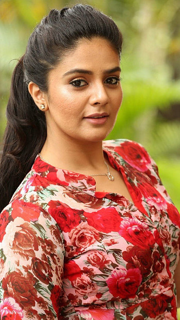 Sreemukhi, telugu actress, model HD phone wallpaper