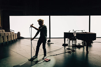 Olafur Arnalds, Book of travelers, Wrenching stories, Gabriel Kahane HD wallpaper