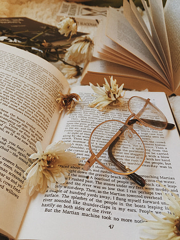 Book Aesthetic, Vintage Book Pages HD phone wallpaper